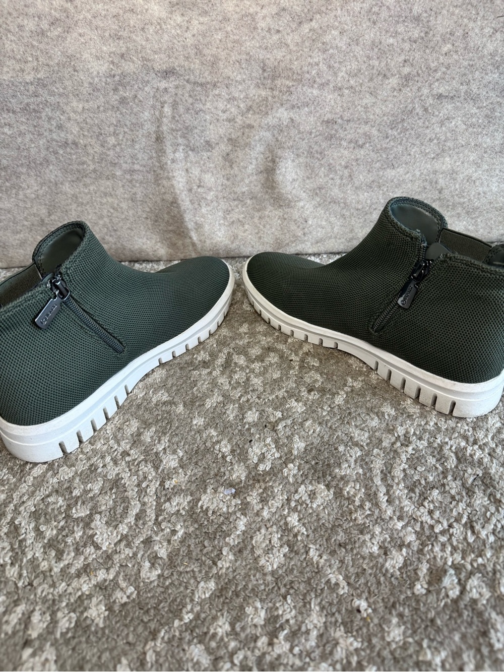 Blondo Waterproof Chelsea Boots Olive Green Knit Ankle Booties 6.5 - Picture 8 of 9